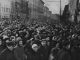 Десятки тысяч людей шли к Колонному залу. Москва, 6 марта 1953 года. Автор: М. Савин. Журнал 
