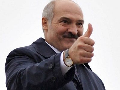 Лукашенко одобряет Фото: hvylya