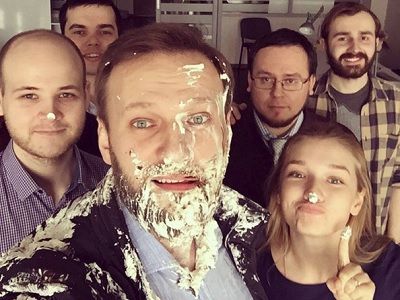 Навальный в торте. Фото: instagram.com/navalny4/