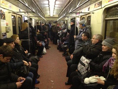 В вагоне метро. Фото: nedomoskvich.ru