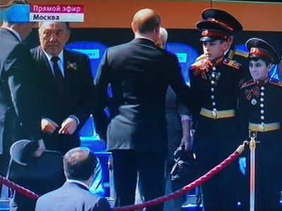 Назарбаев и Путин на параде 9.5.16. Скрин "1 канала", публикуется в https://www.facebook.com/alexandr.hotz