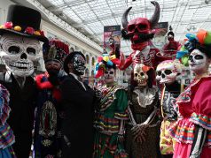Подготовка к мексиканскрму карнавалу 
