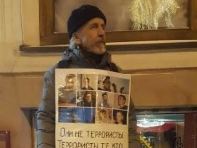 Николай Бояршинов во время пикета. Фото: телеграм-канал "Группа помощи задержанным"