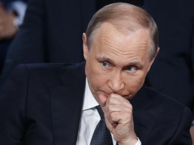 Путин на медиа-форуме Всероссийского народного фронта в Санкт-Петербурге Фото: Reuters