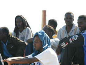 Нелегальные иммигранты из Ливии. Фото с сайта ansa.it