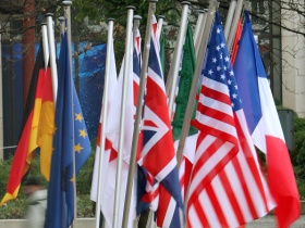 Флаги стран большой  "семерки". Фото: germania-online.ru