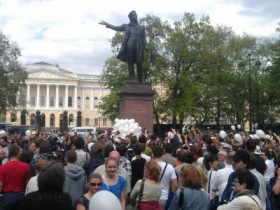 "Контрольная прогулка" петербургских оппозиционеров. Фото из "Твиттера" ‏@Erkanomia