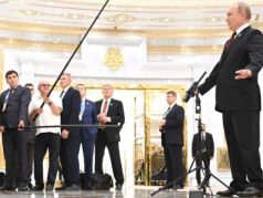Путин и журналисты. Фрагмент фото: news2.ru