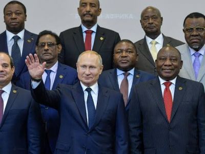 Владимир Путин и африканские лидеры. Фото: intelligencebriefs.com